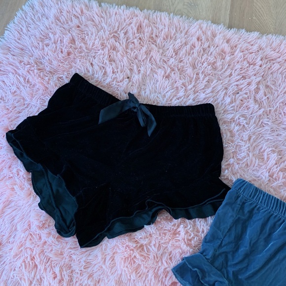 Bundle of 2 Victorias  Secret Velvet sleep shorts - Picture 3 of 3